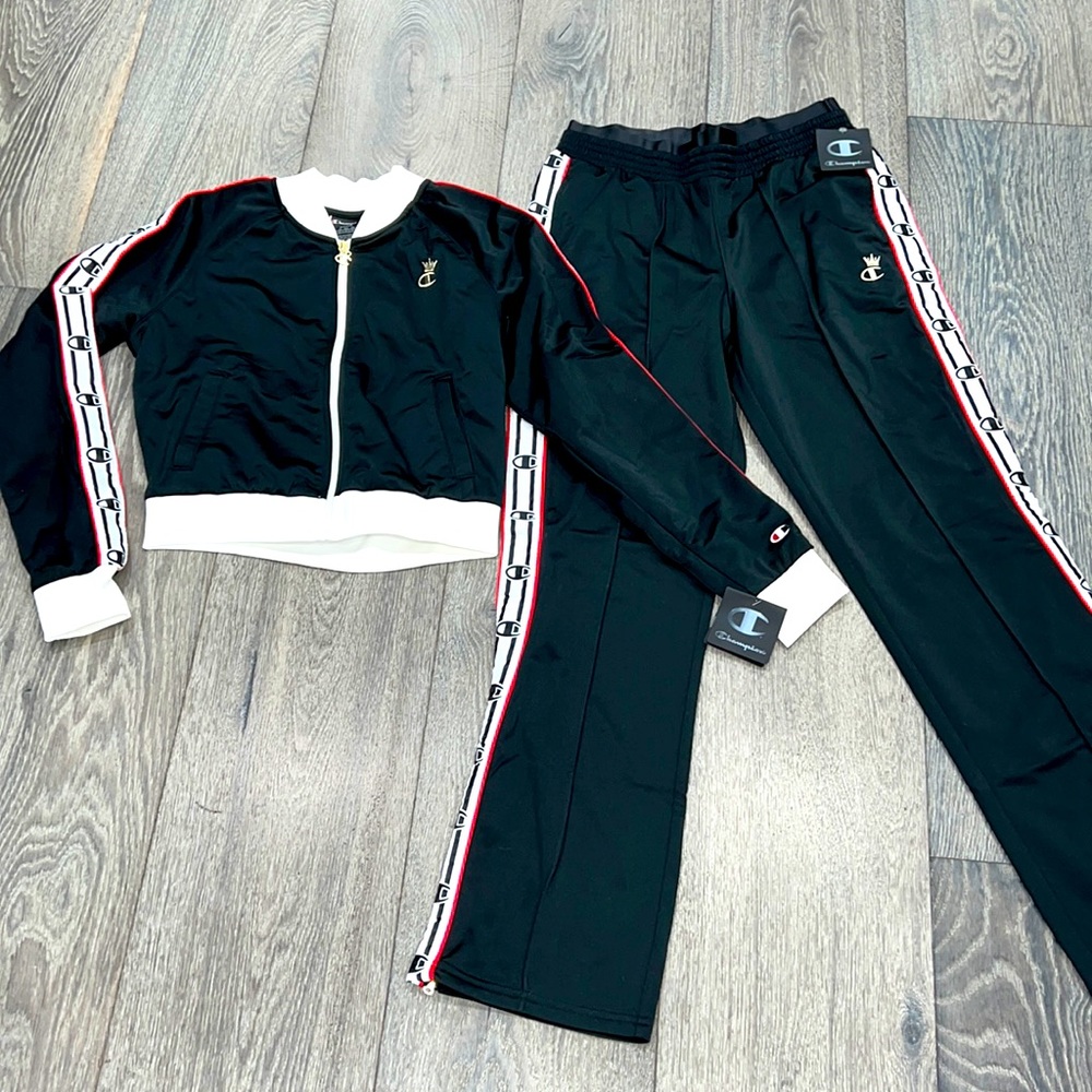 NWT CHAMPION tricot set. SiE small